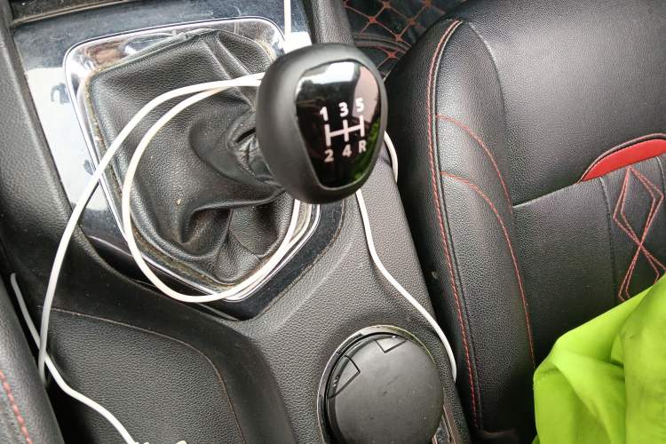 Used Soueast DX3 2018 1.5L Manual Luxury Model Gear Lever