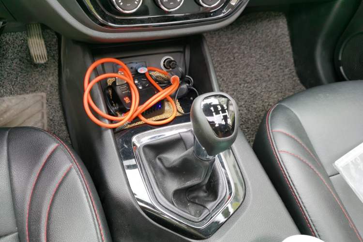 Used Soueast DX3 2018 1.5L Manual Luxury Model Gear Lever