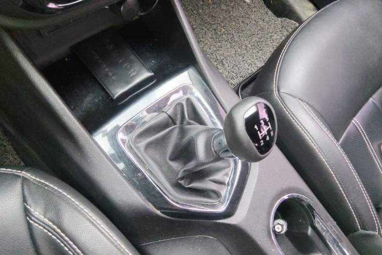 Used Soueast DX3 2018 1.5L Outdoor Edition Manual Luxury Version Gear Lever