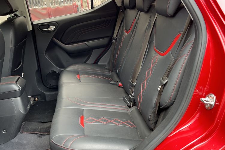 Used Soueast DX3 2018 1.5L Manual Luxury Model Interior 1