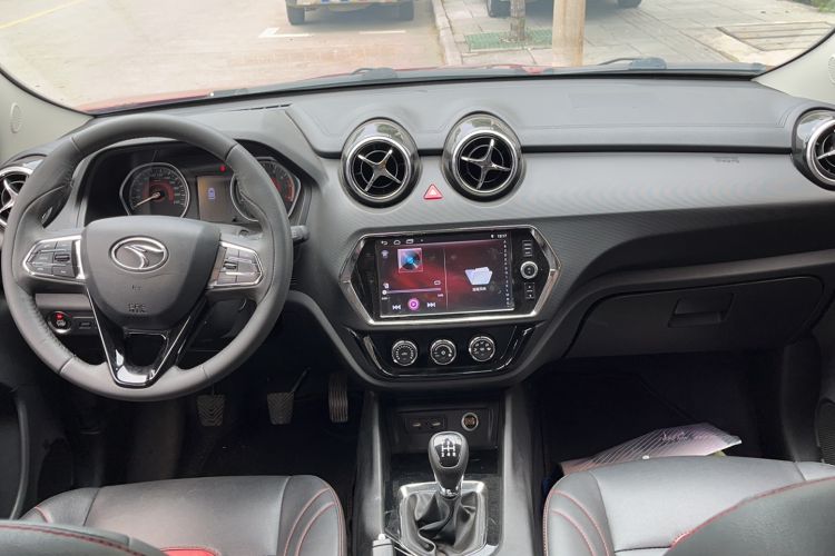Used Soueast DX3 2018 1.5L Manual Luxury Model Interior 3