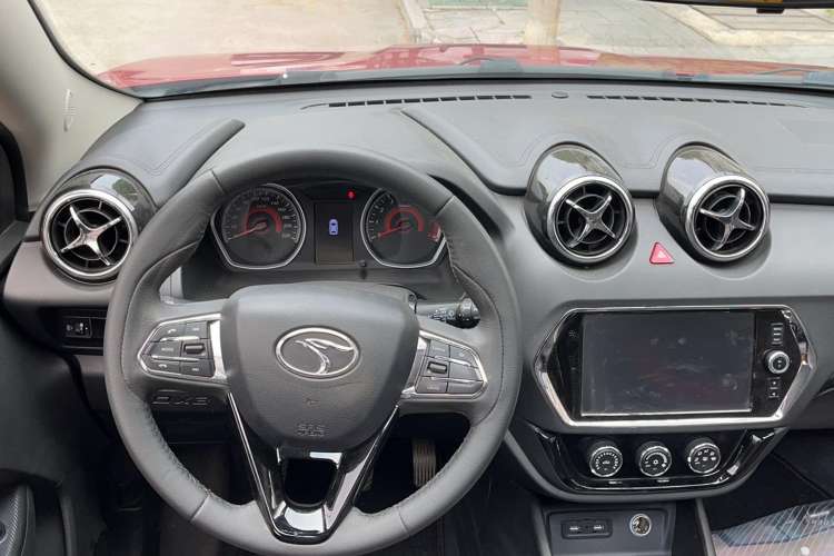 Used Soueast DX3 2018 1.5L Manual Luxury Model Interior 6