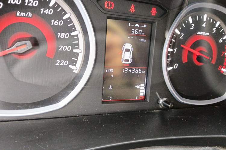Used Soueast DX3 2018 1.5L Manual Luxury Model Odometer Close Up