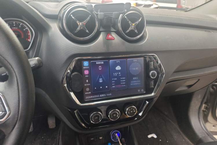 Used Soueast DX3 2018 1.5T CVT Luxury Model Audio And AC Panel