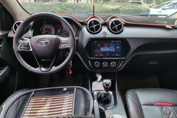 Used Soueast DX3 2018 1.5L Manual Luxury Model Center Console