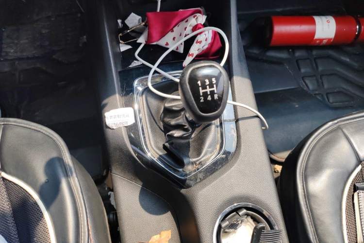 Used Soueast DX3 2018 1.5L Manual Flagship Edition Gear Lever