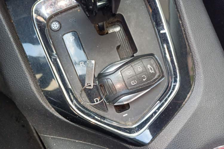Used Soueast DX3 2018 1.5T CVT Luxury Model Interior 1