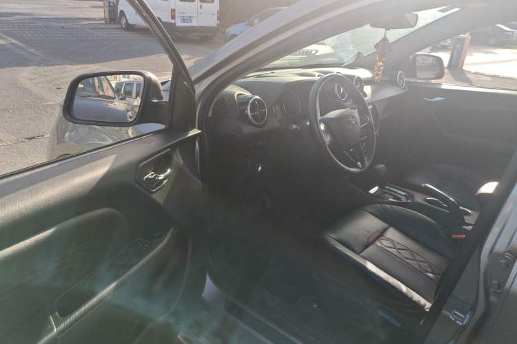 Used Soueast DX3 2018 1.5T CVT Luxury Model Interior 3