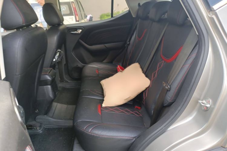 Used Soueast DX3 2018 1.5T CVT Luxury Model Interior 4