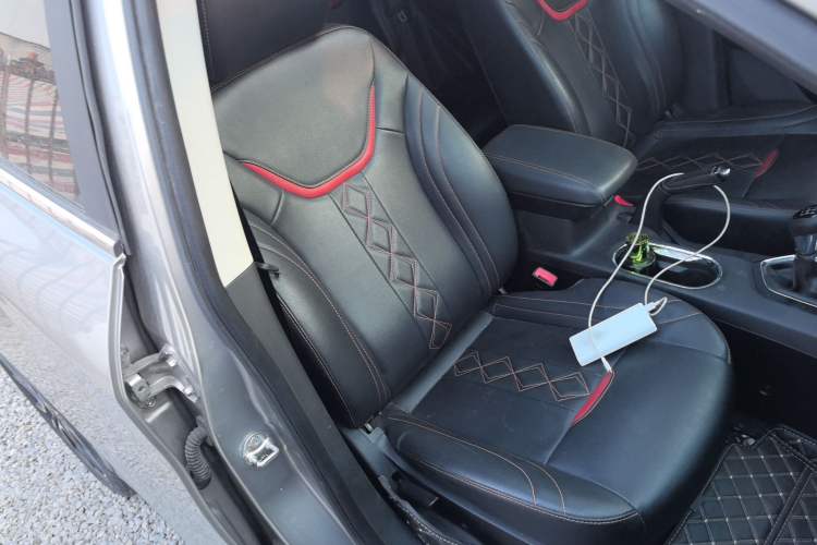 Used Soueast DX3 2018 1.5L Manual Luxury Model Right Front Seat