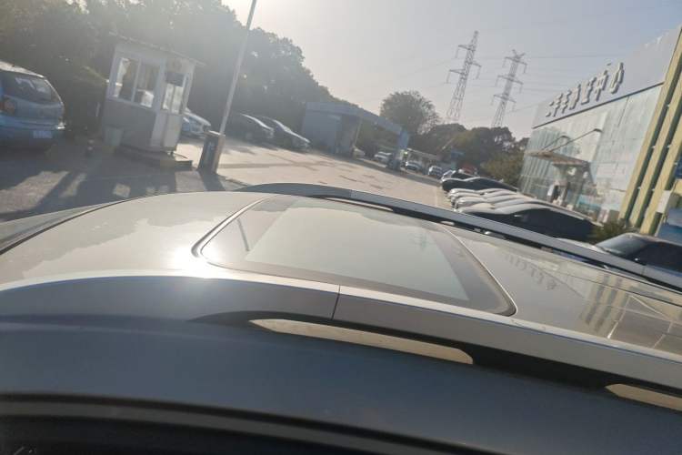 Used Soueast DX3 2018 1.5T CVT Luxury Model Roof