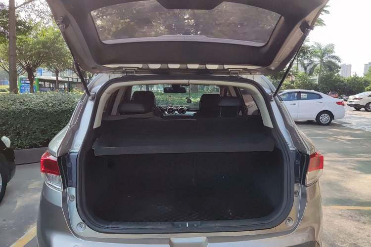 Used Soueast DX3 2018 1.5L Manual Luxury Model Trunk
