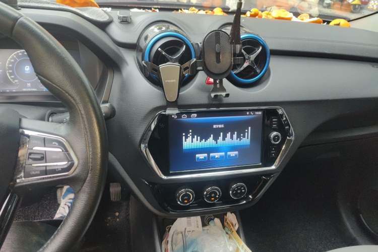 Used Soueast DX3 2018 EV Flagship Model Audio And AC Panel