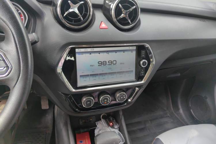 Used Soueast DX3 2018 1.5T CVT Luxury Model Audio And AC Panel