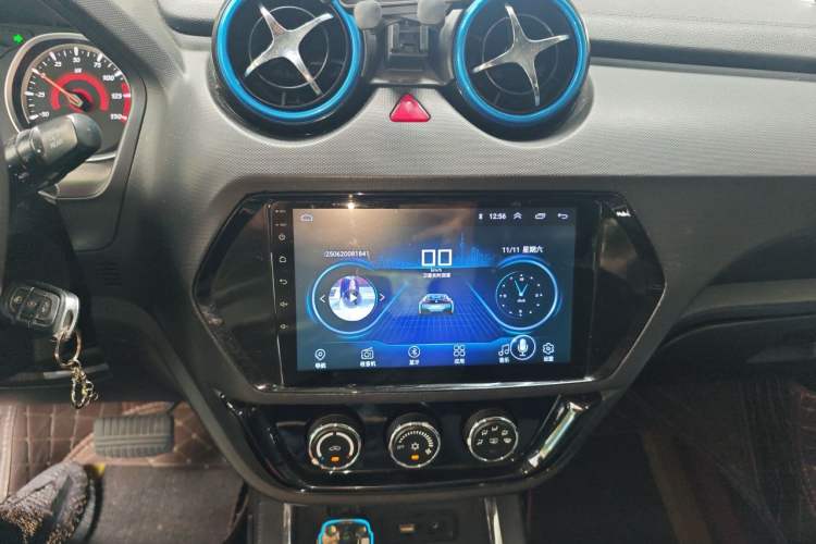 Used Soueast DX3 2018 EV400 Luxury Edition Audio And AC Panel