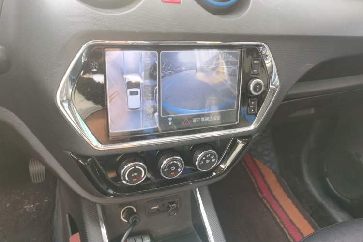 Used Soueast DX3 2018 EV400 Flagship Edition Audio And AC Panel