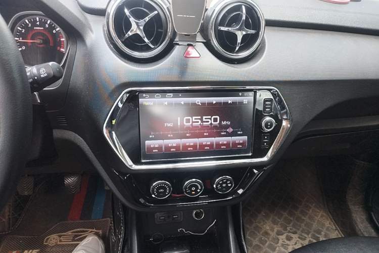 Used Soueast DX3 2018 1.5L Manual Luxury Model Audio And AC Panel