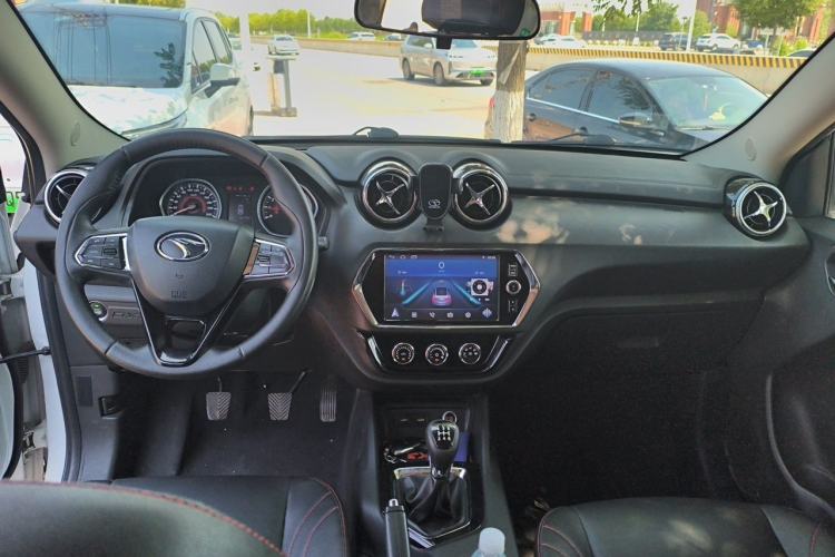 Used Soueast DX3 2018 1.5L Manual Luxury Model Center Console