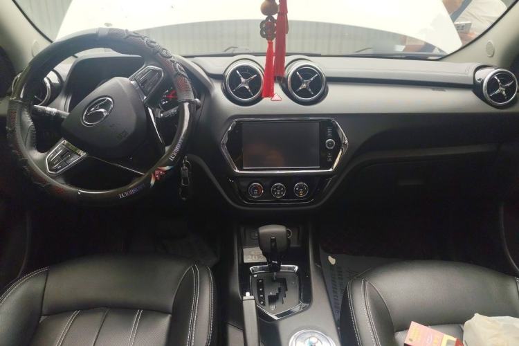 Used Soueast DX3 2018 1.5T Outdoor Edition CVT Prestige Model Center Console