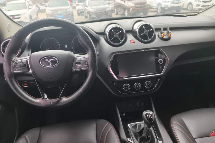 Used Soueast DX3 2018 1.5L Manual Luxury Model Center Console