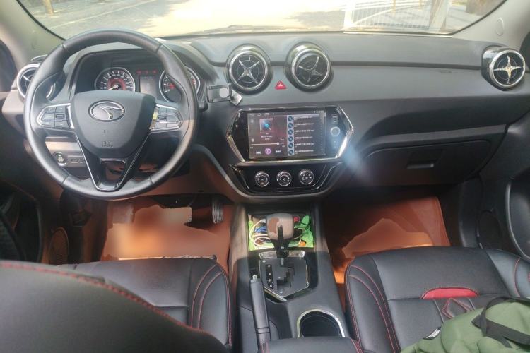 Used Soueast DX3 2018 1.5T CVT Luxury Model Center Console