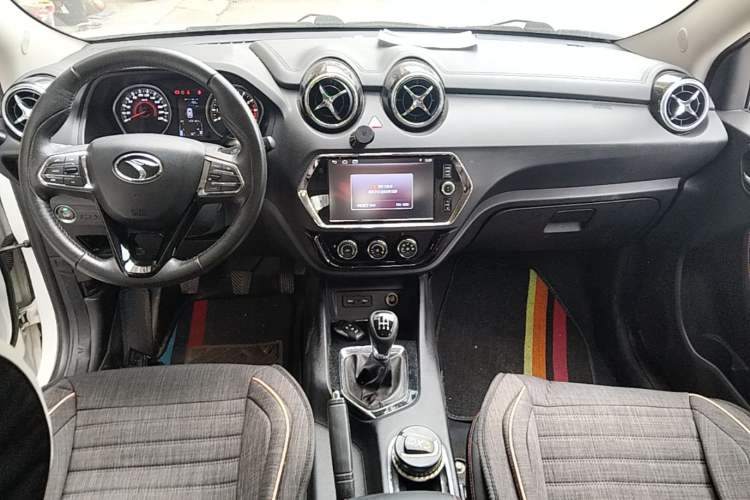 Used Soueast DX3 2018 1.5L Manual Luxury Model Center Console