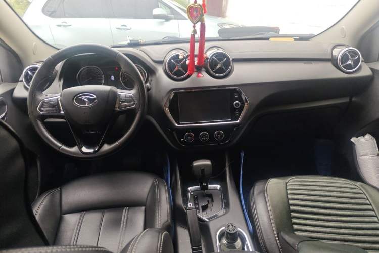 Used Soueast DX3 2018 1.5T CVT Luxury Model Center Console