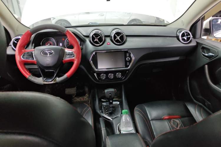 Used Soueast DX3 2018 1.5T CVT Luxury Model Center Console