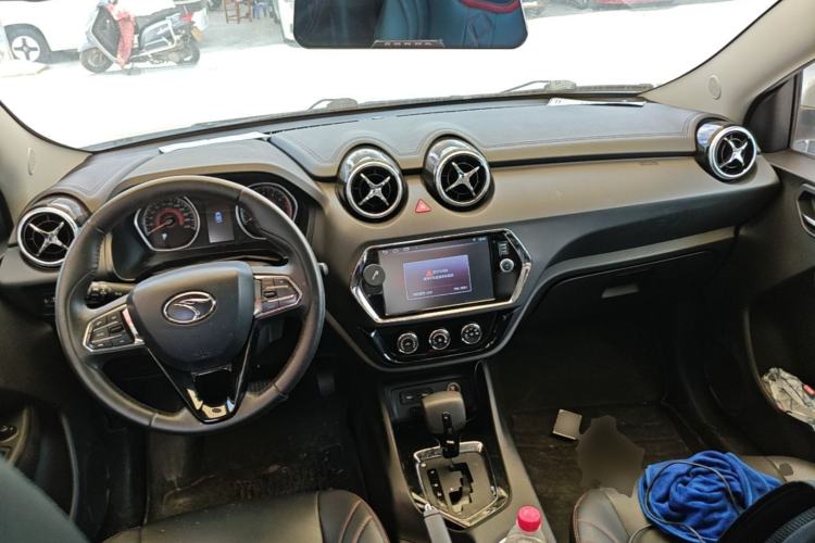 Used Soueast DX3 2018 1.5T CVT Luxury Model Center Console