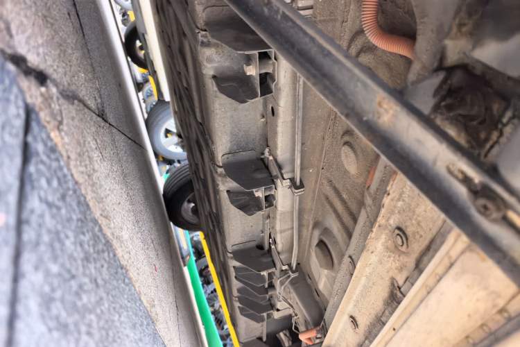 Used Soueast DX3 2018 EV Flagship Model Chassis Front Left