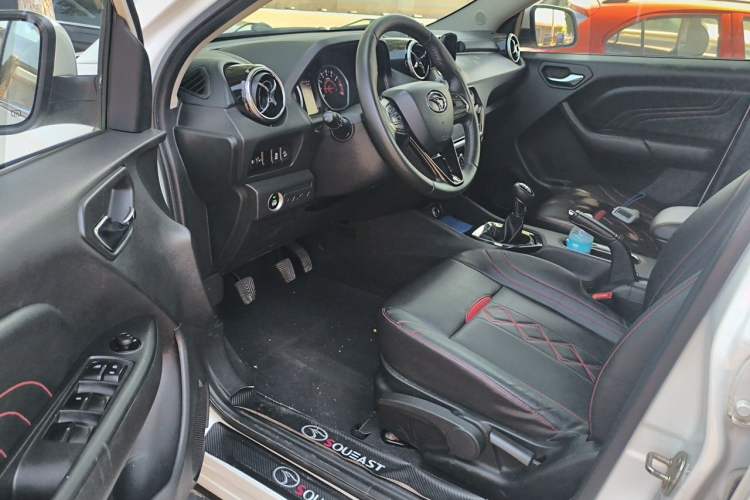 Used Soueast DX3 2018 1.5L Manual Luxury Model Driver Seat