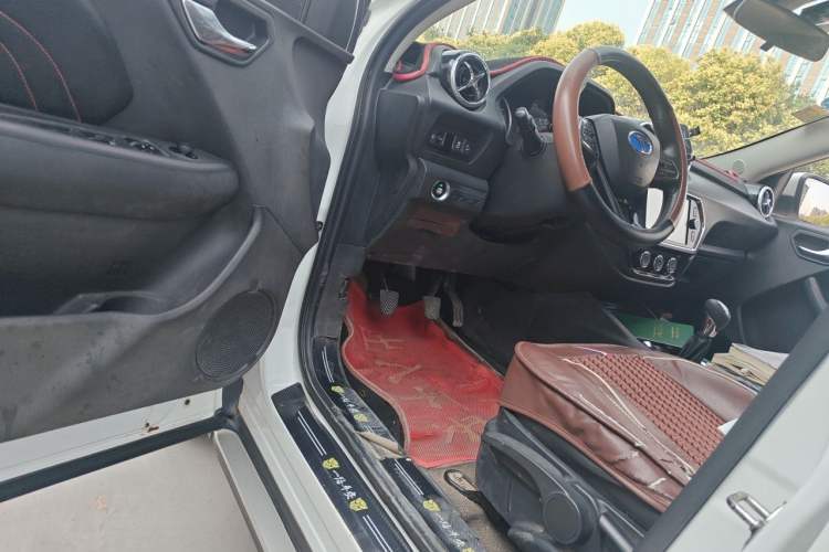 Used Soueast DX3 2018 1.5L Manual Luxury Model Driver Seat