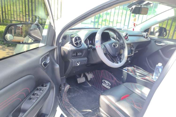 Used Soueast DX3 2018 1.5T CVT Luxury Model Driver Seat