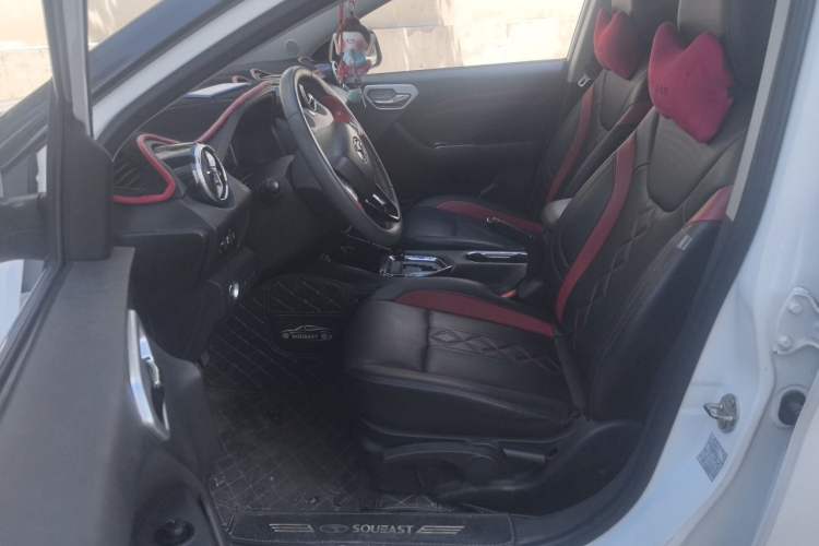 Used Soueast DX3 2018 1.5T SRG CVT Flagship Model Driver Seat