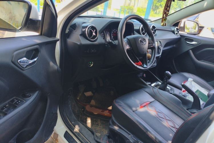 Used Soueast DX3 2018 1.5L Manual Luxury Model Driver Seat