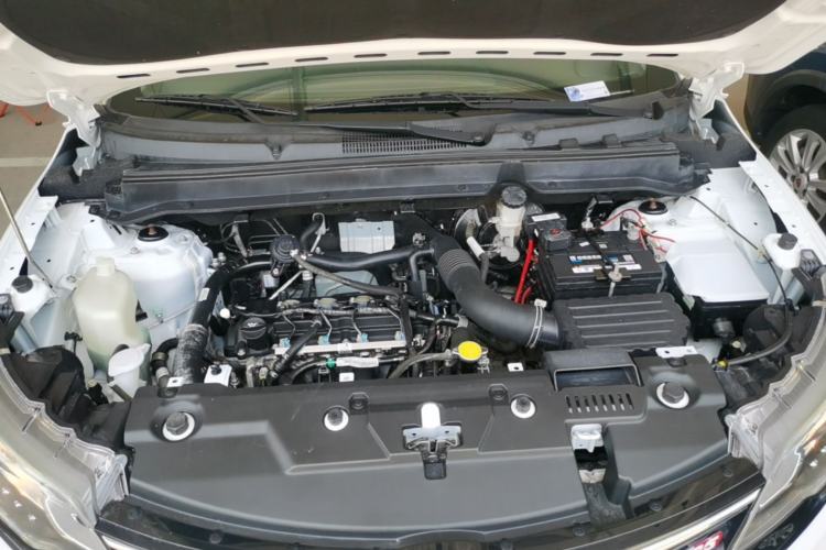 Used Soueast DX3 2018 1.5T CVT Luxury Model Engine Bay