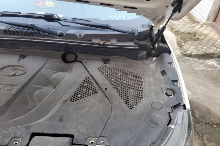 Used Soueast DX3 2018 1.5L Manual Luxury Model Engine Bay Left