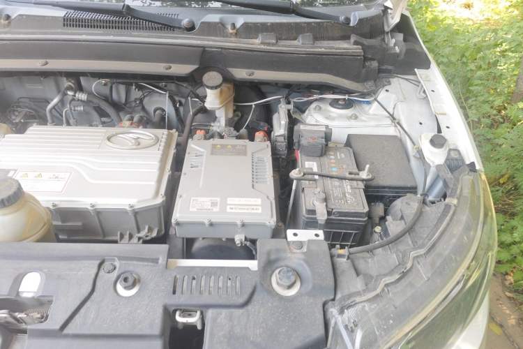 Used Soueast DX3 2018 EV400 Elite Edition Engine Bay Left