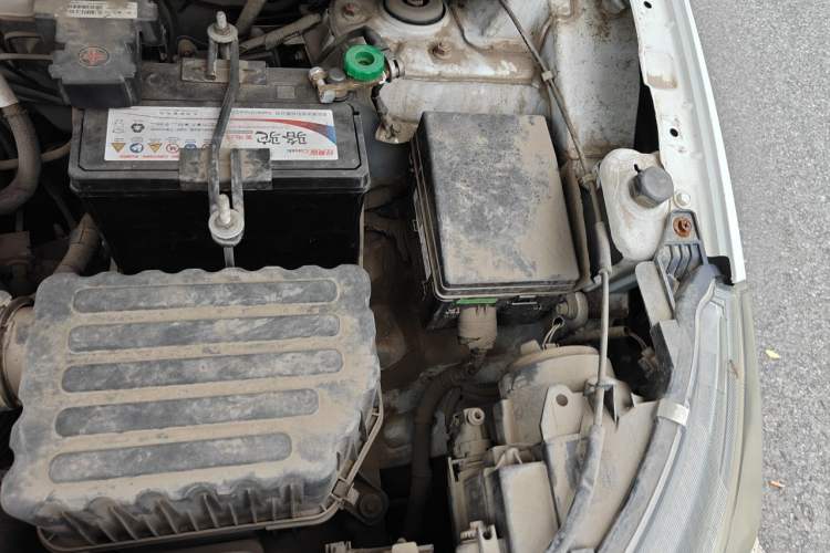 Used Soueast DX3 2018 1.5L Manual Luxury Model Engine Bay Left