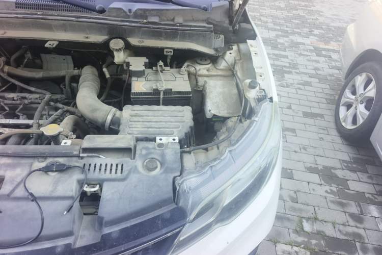 Used Soueast DX3 2018 1.5T CVT Luxury Model Engine Bay Left