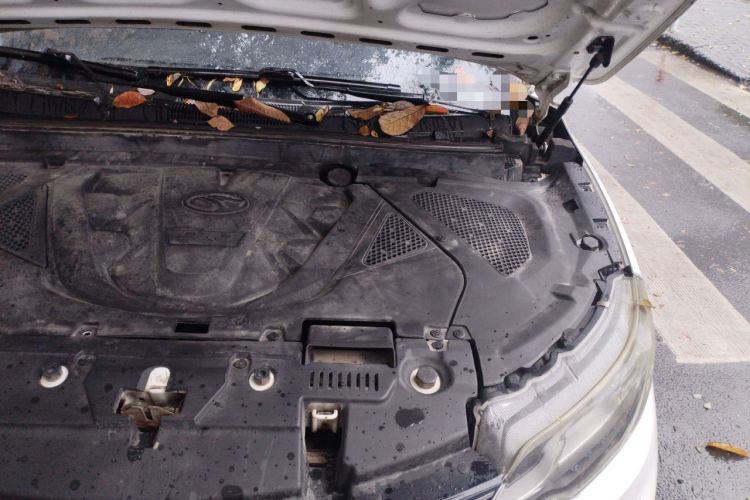 Used Soueast DX3 2018 1.5L Manual Luxury Model Engine Bay Left