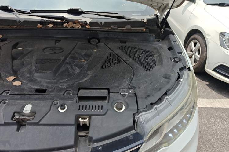 Used Soueast DX3 2018 1.5L Manual Luxury Model Engine Bay Left