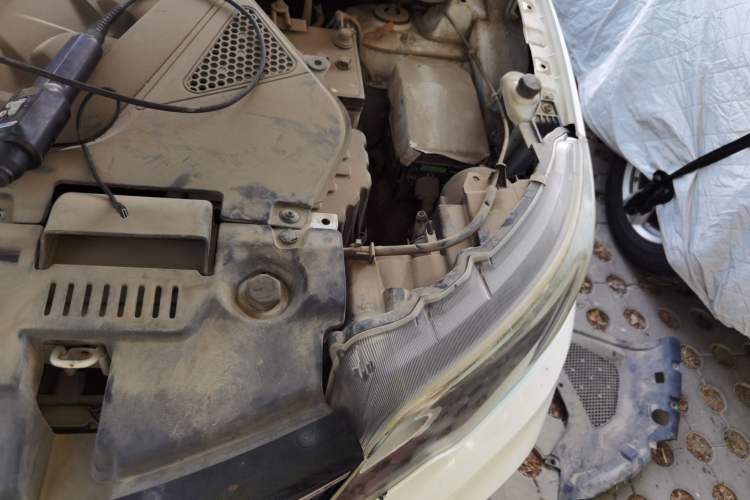 Used Soueast DX3 2018 1.5L Manual Luxury Model Engine Bay Left