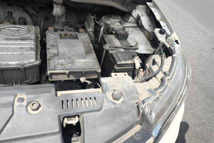 Used Soueast DX3 2018 EV400 Flagship Edition Engine Bay Left