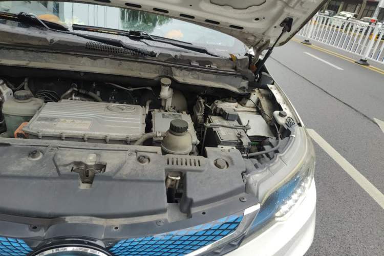 Used Soueast DX3 2018 EV Flagship Model Engine Bay Left