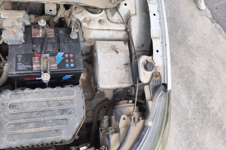 Used Soueast DX3 2018 1.5L Manual Luxury Model Engine Bay Left