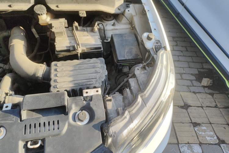 Used Soueast DX3 2018 1.5T CVT Flagship Edition Engine Bay Left