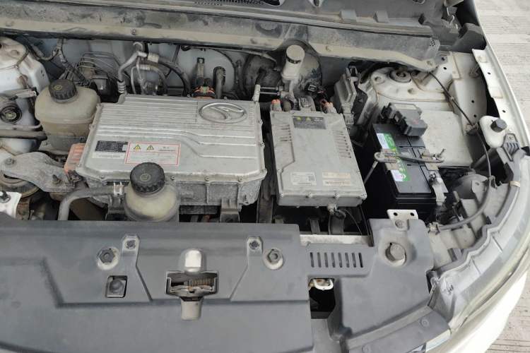 Used Soueast DX3 2018 EV400 Elite Edition Engine Bay Left