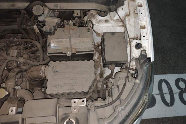 Used Soueast DX3 2018 1.5L Manual Luxury Model Engine Bay Left