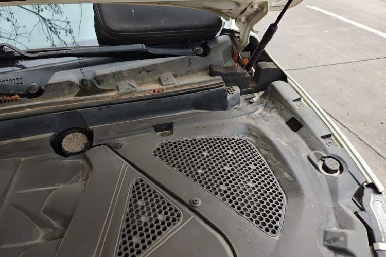 Used Soueast DX3 2018 1.5L Manual Luxury Model Engine Bay Left